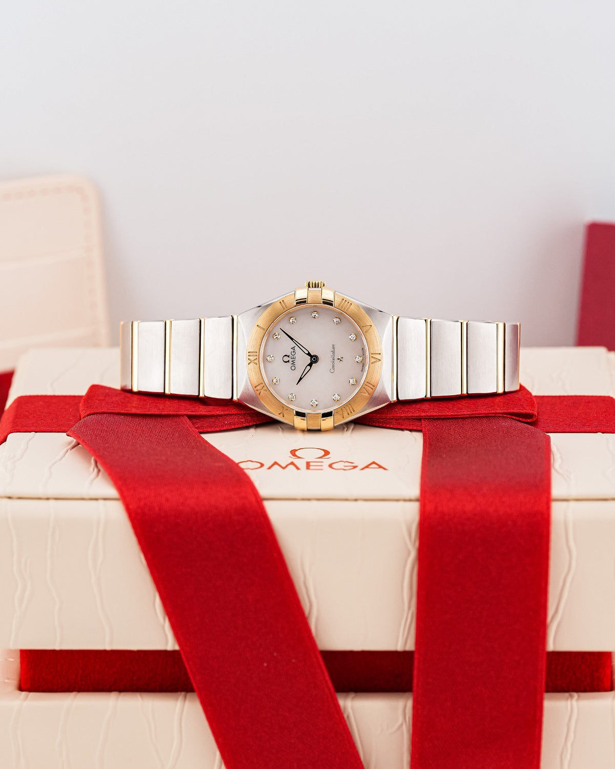 Omega Constellation 28mm Steel & YellowGold Mother Of Pearl 2022 - HOURLY 