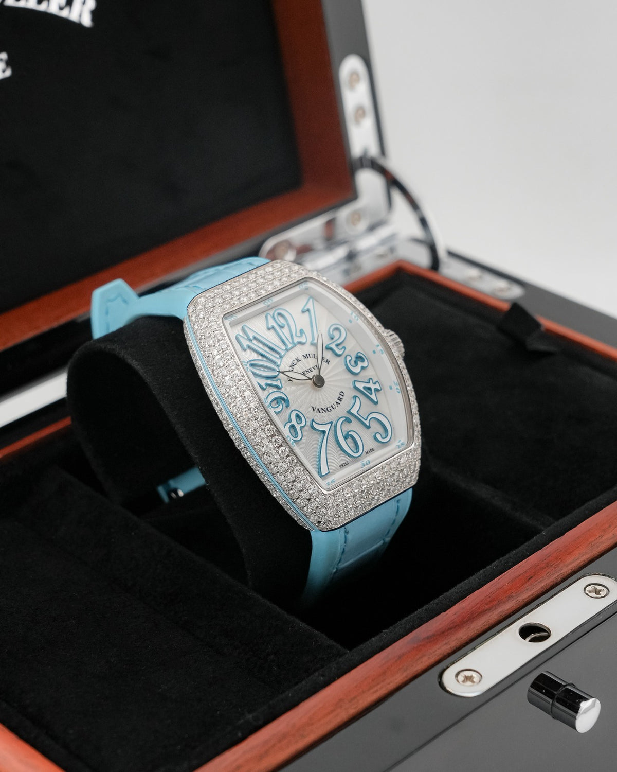 Franck Muller Vanguard 35mm Tiffany Blue Diamond afterset - HOURLY 