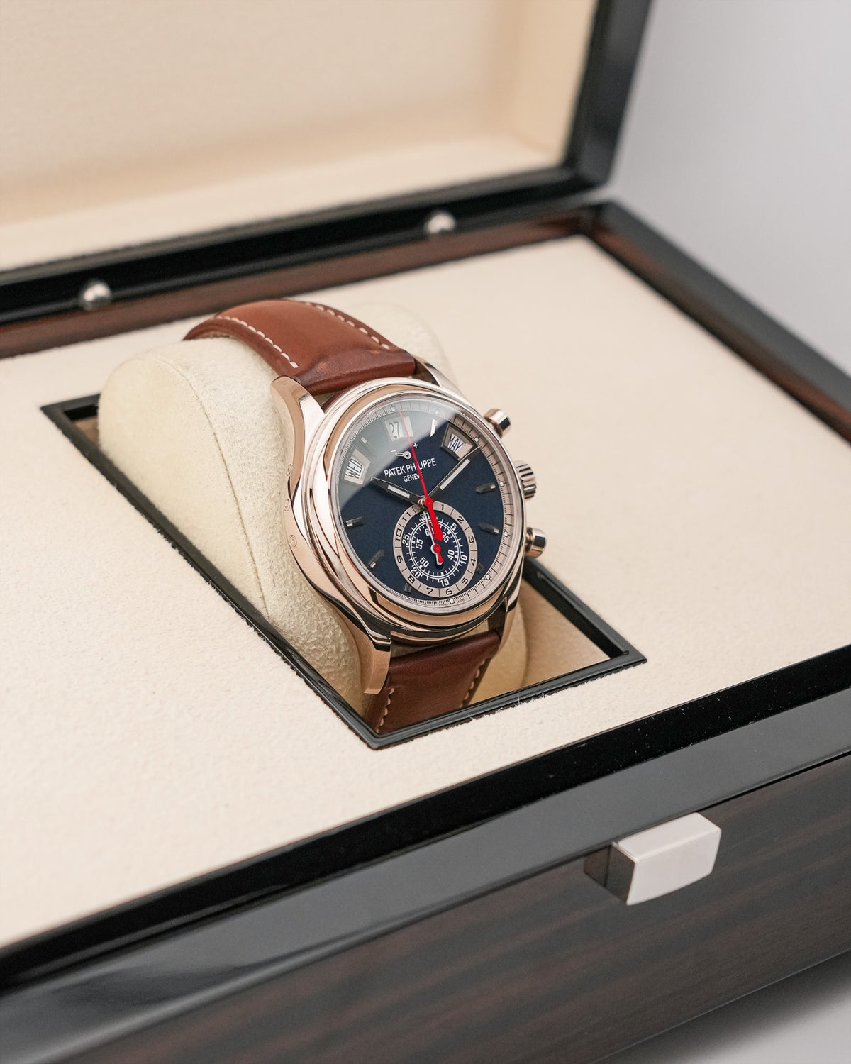 Patek Philippe Complications annual calendar Blue dial 2019 - HOURLY 
