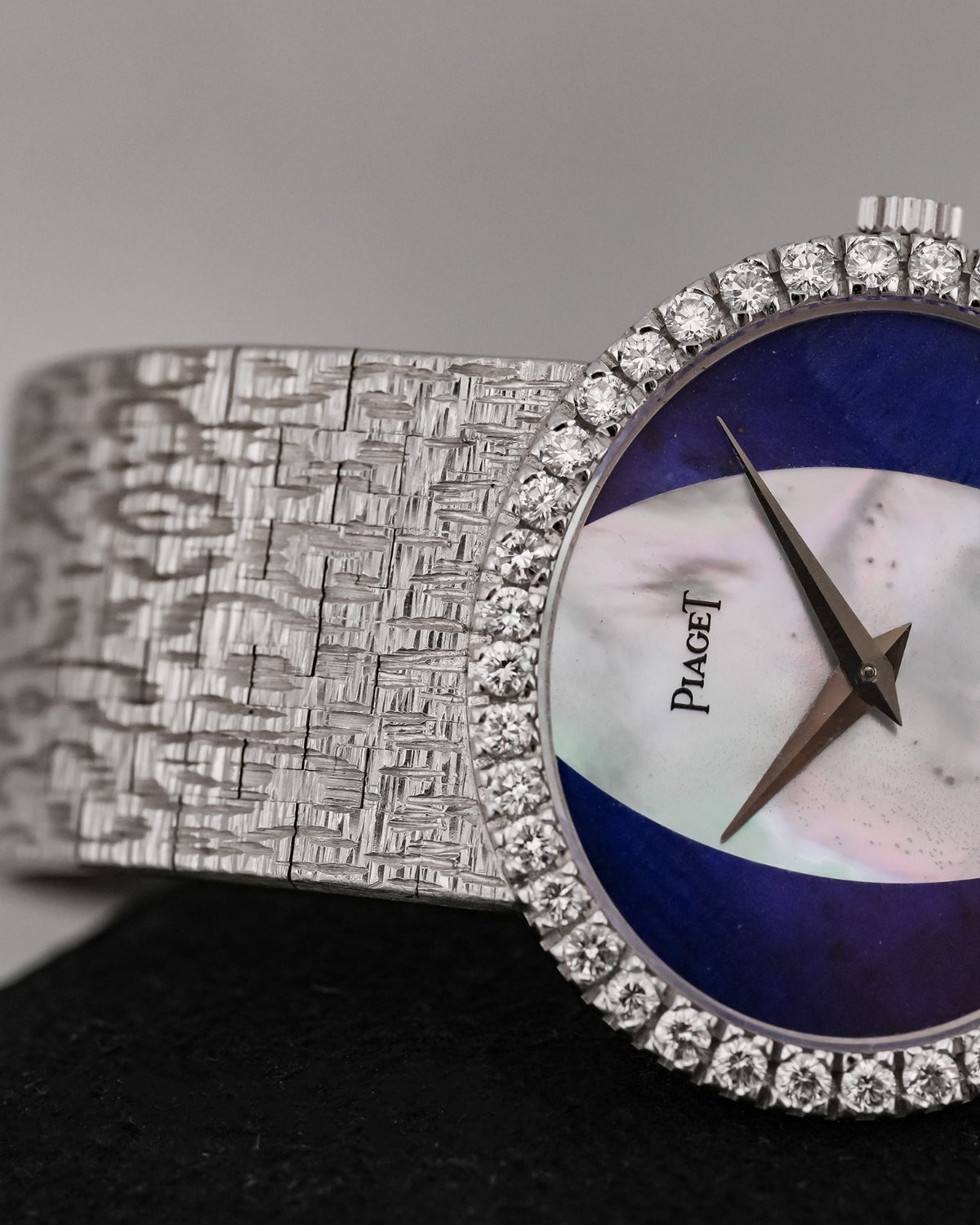 Piaget White Gold Oval 'Mother Of Pearl & Lapis Lazuli Dial - HOURLY 